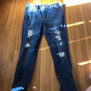 ABERCROMBIE HIGH RISE RIPPED JEANS